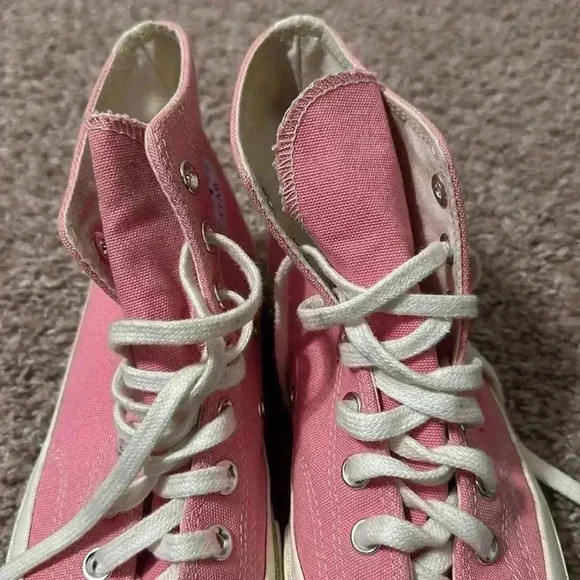 Converse - Picture 2 of 9